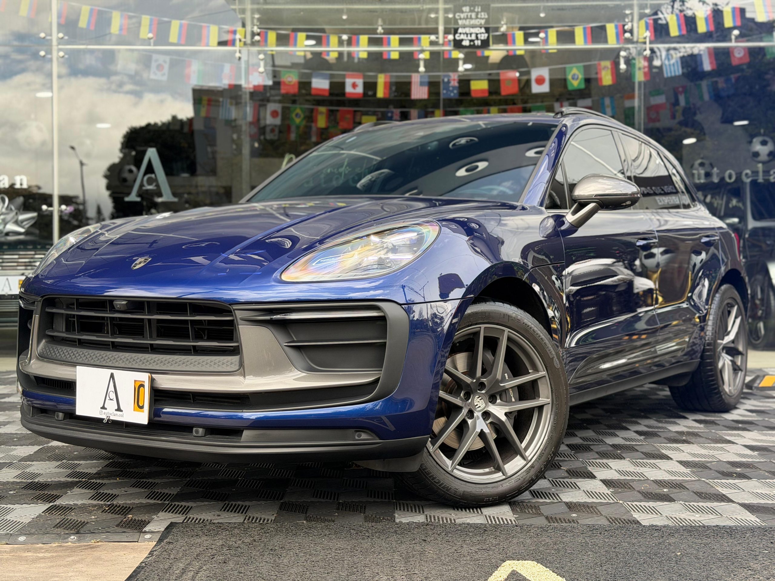 Porsche Macan T 2024