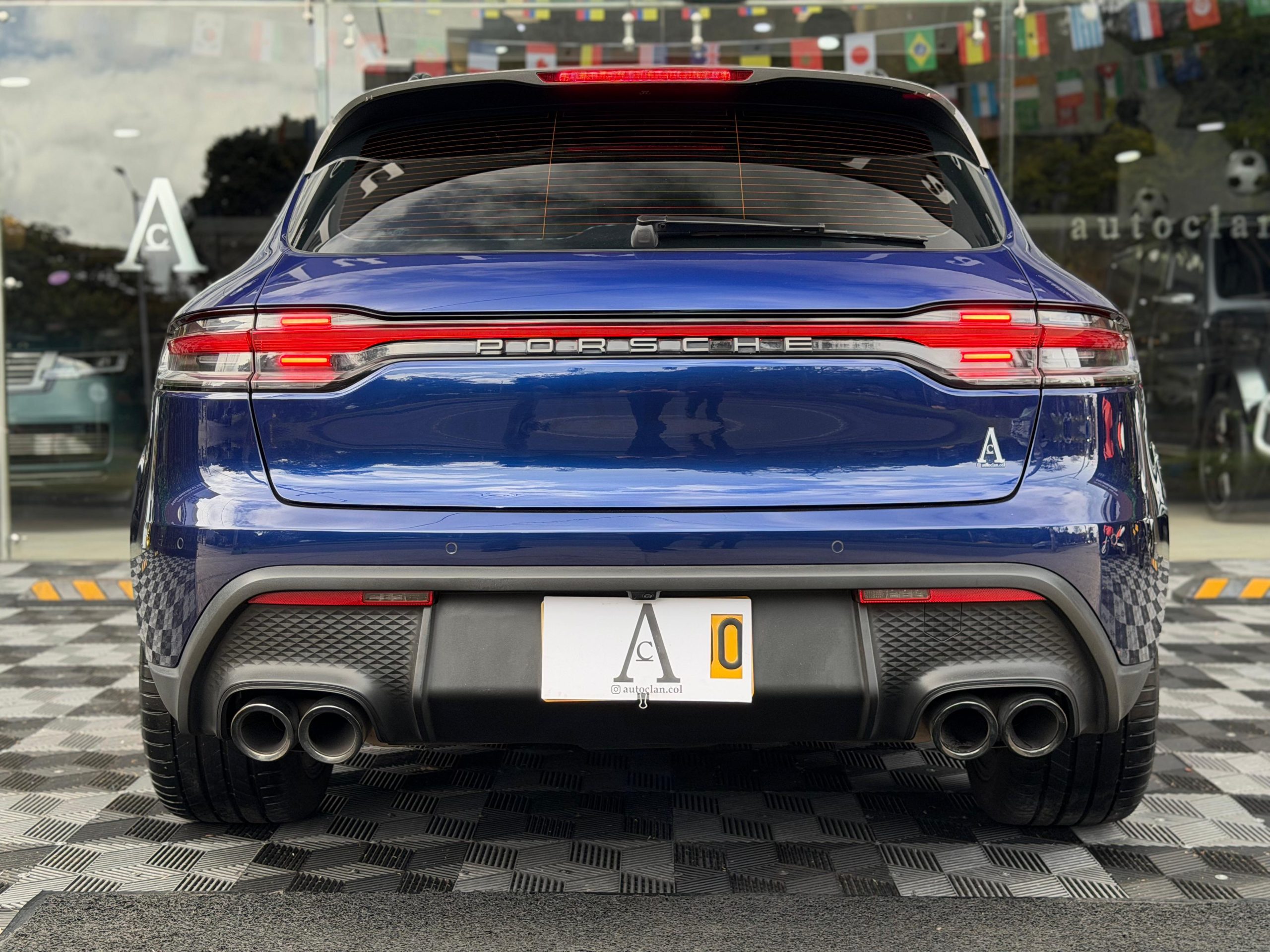 Porsche Macan T 2024 - Image 4