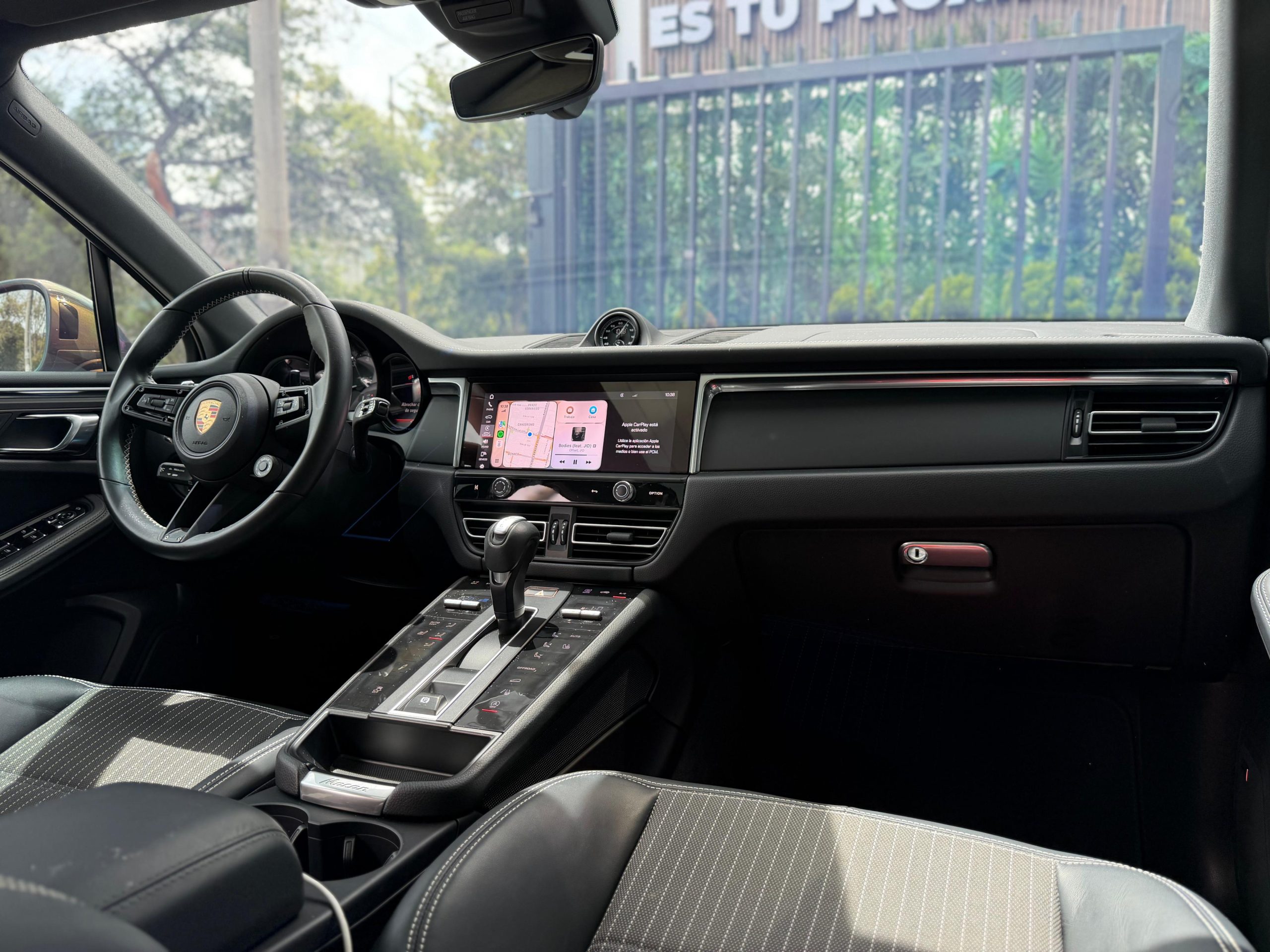 Porsche Macan T 2024 - Image 15
