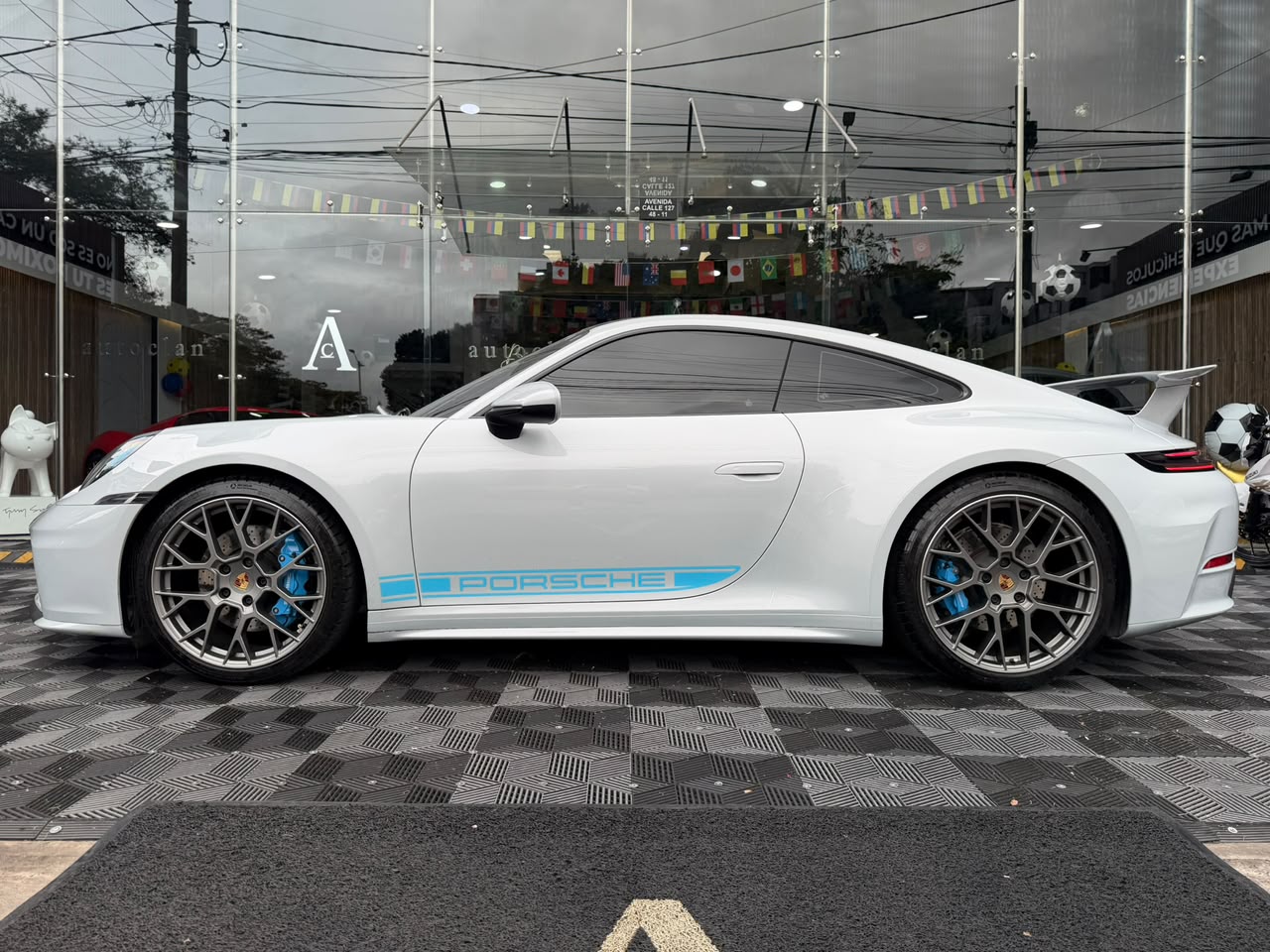 Porsche 911 Carrera (992.2) Facelift 2025 - Image 3