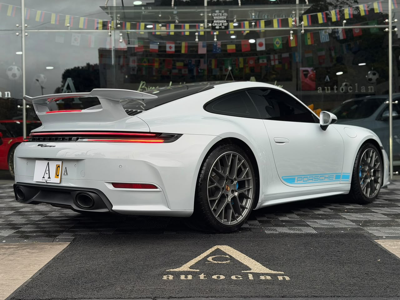 Porsche 911 Carrera (992.2) Facelift 2025 - Image 5