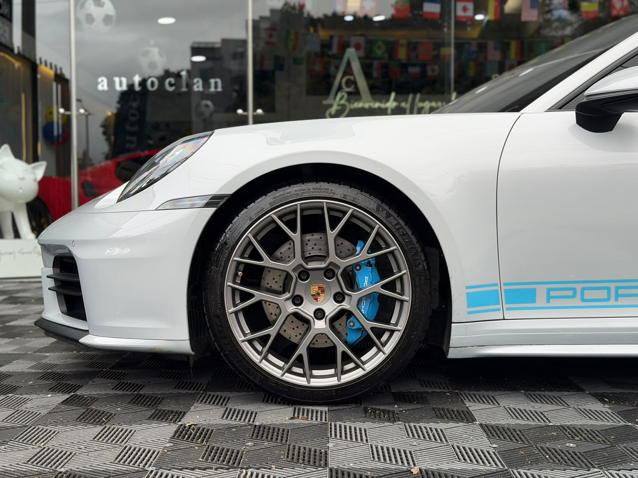 Porsche 911 Carrera (992.2) Facelift 2025 - Image 6