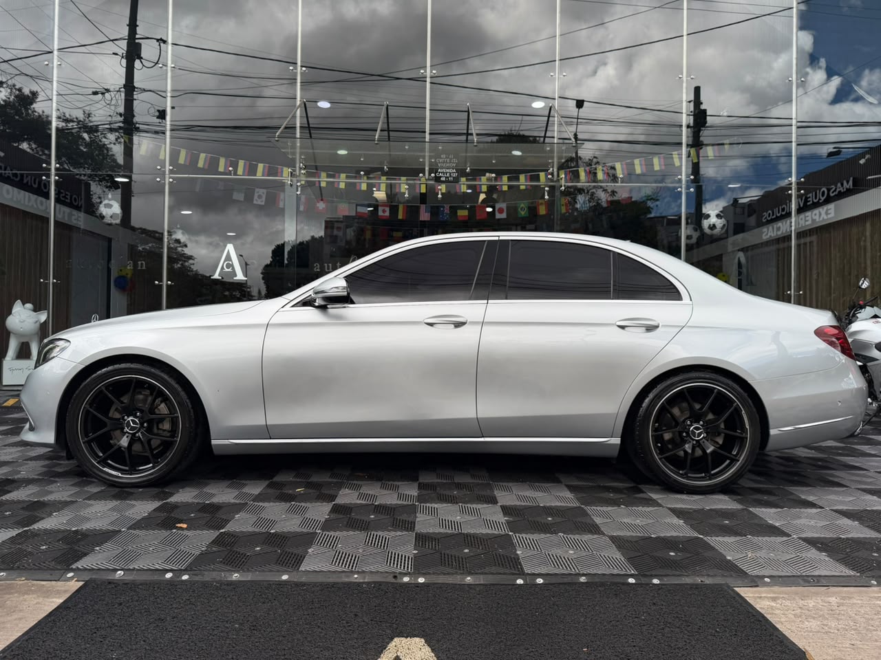 Mercedes-Benz E 200 2017 - Image 3