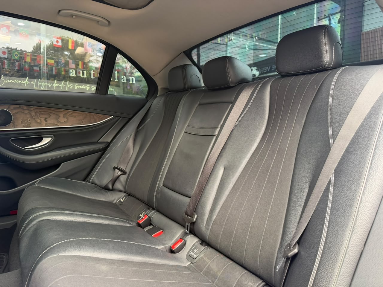 Mercedes-Benz E 200 2017 - Image 12