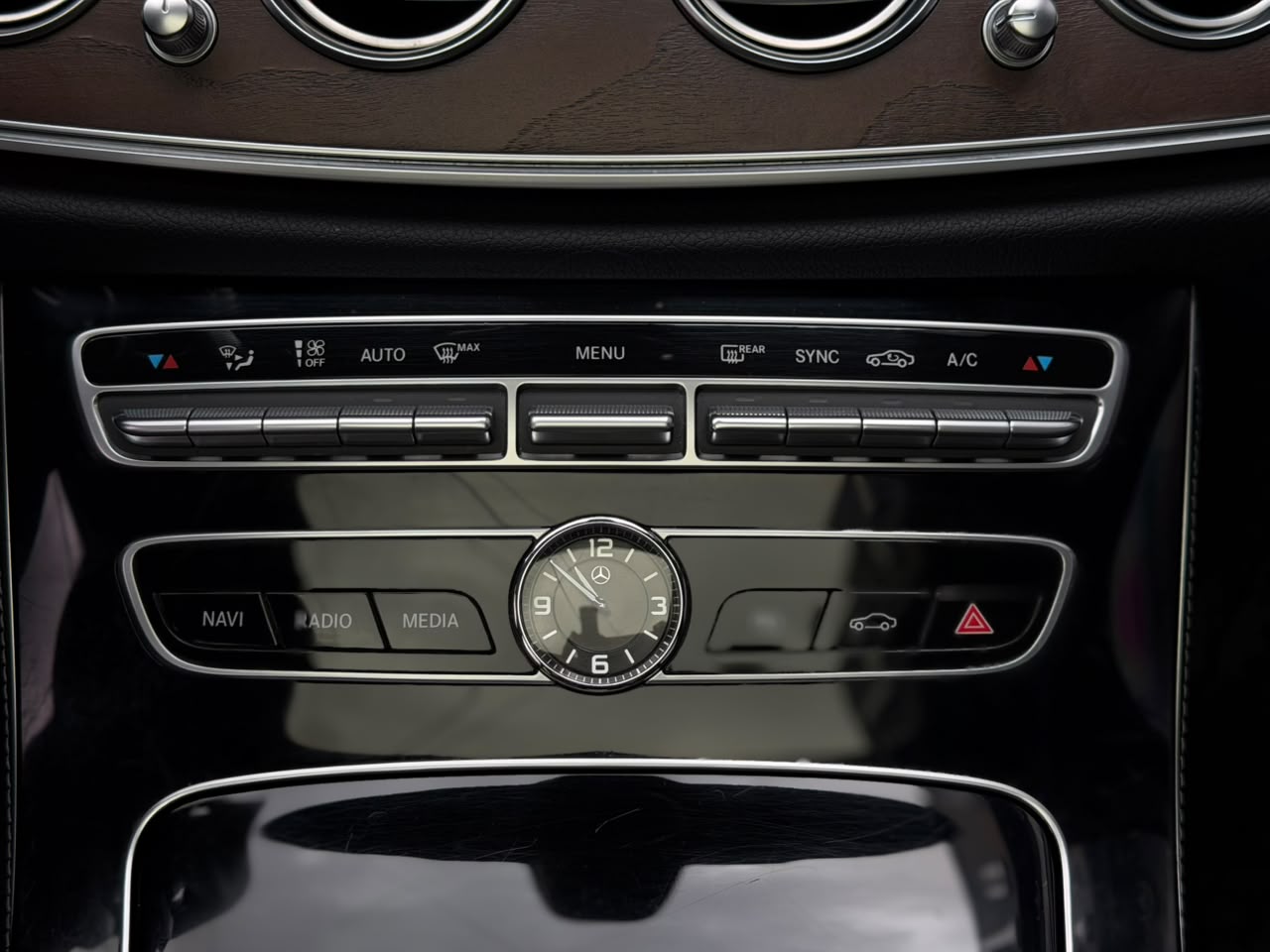 Mercedes-Benz E 200 2017 - Image 10