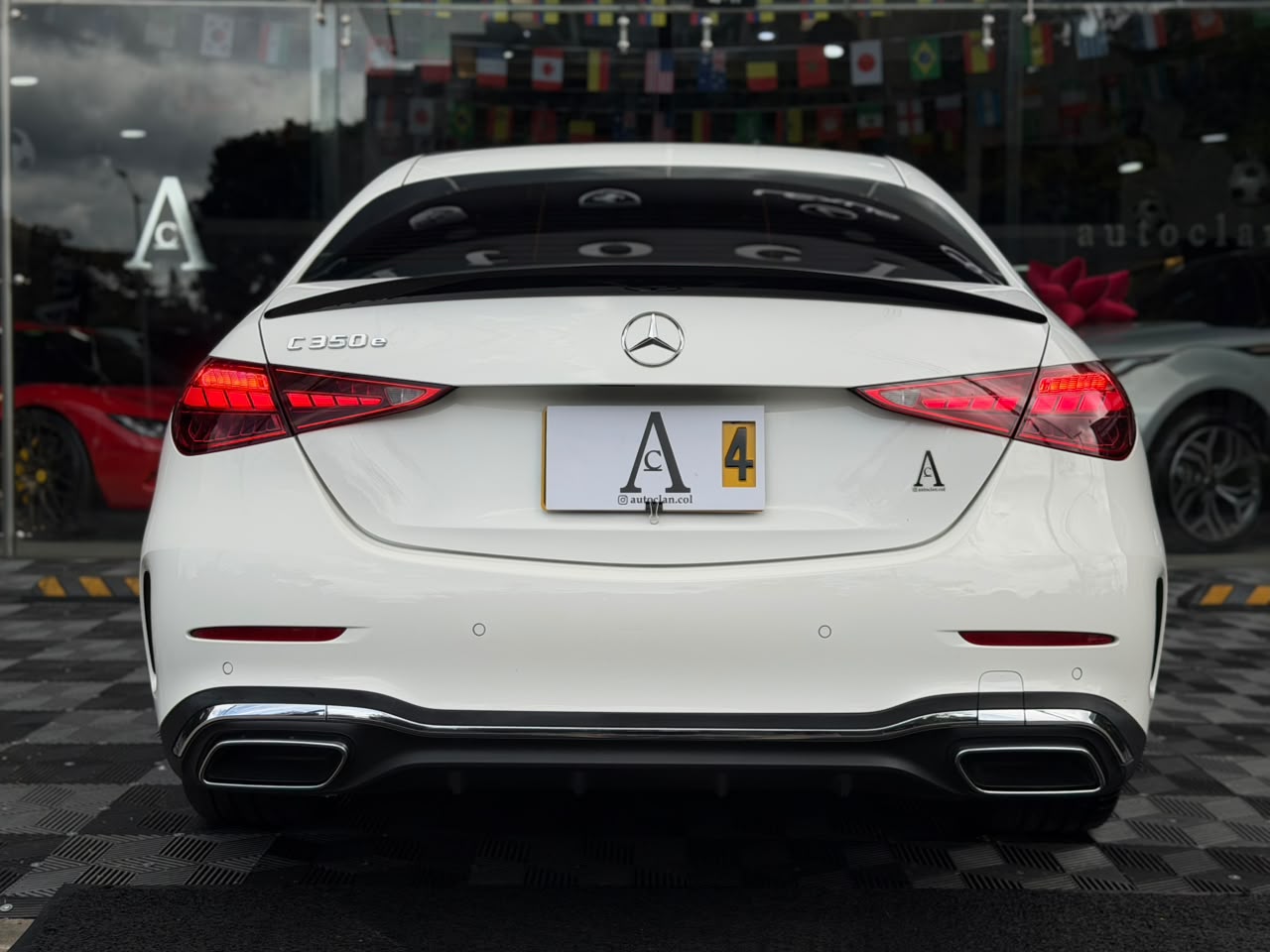 Mercedes-Benz C 350e 2024 - Image 4