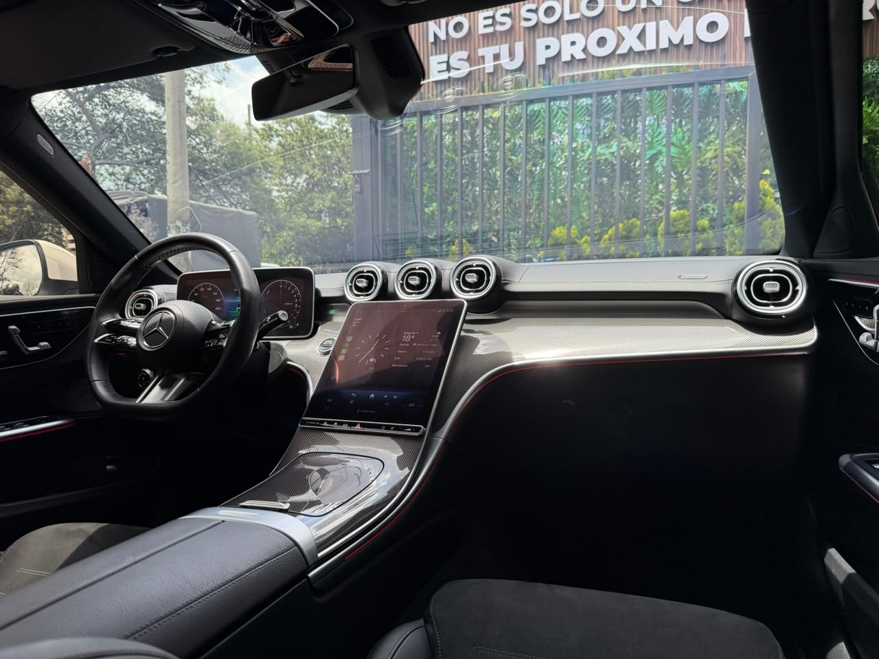 Mercedes-Benz C 350e 2024 - Image 13