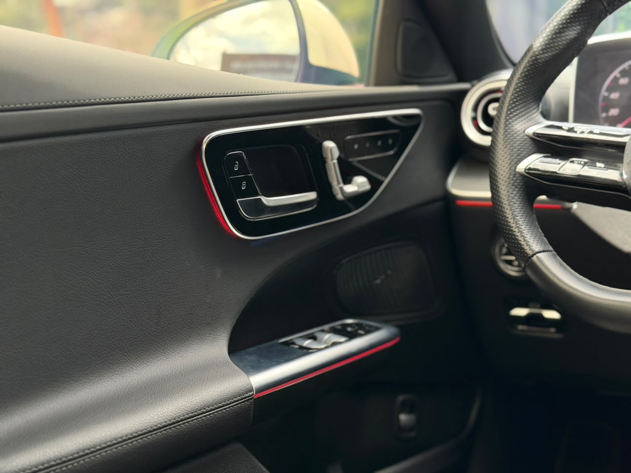 Mercedes-Benz C 350e 2024 - Image 7