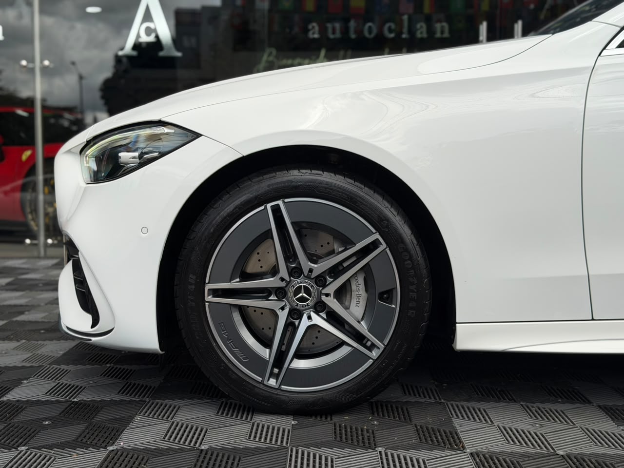 Mercedes-Benz C 350e 2024 - Image 6
