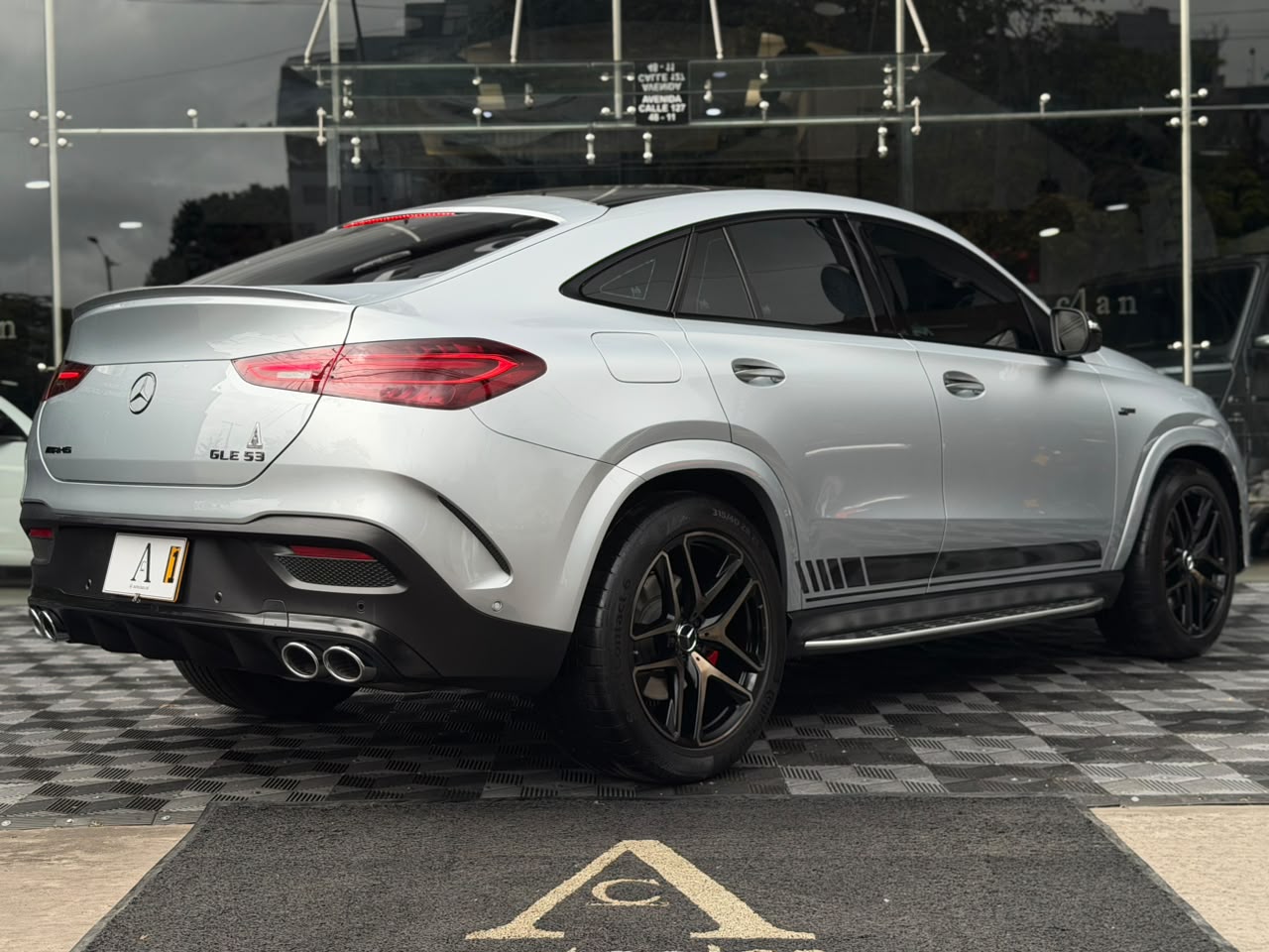 Mercedes-AMG GLE 53 4MATIC+ Coupé 2026 - Image 4