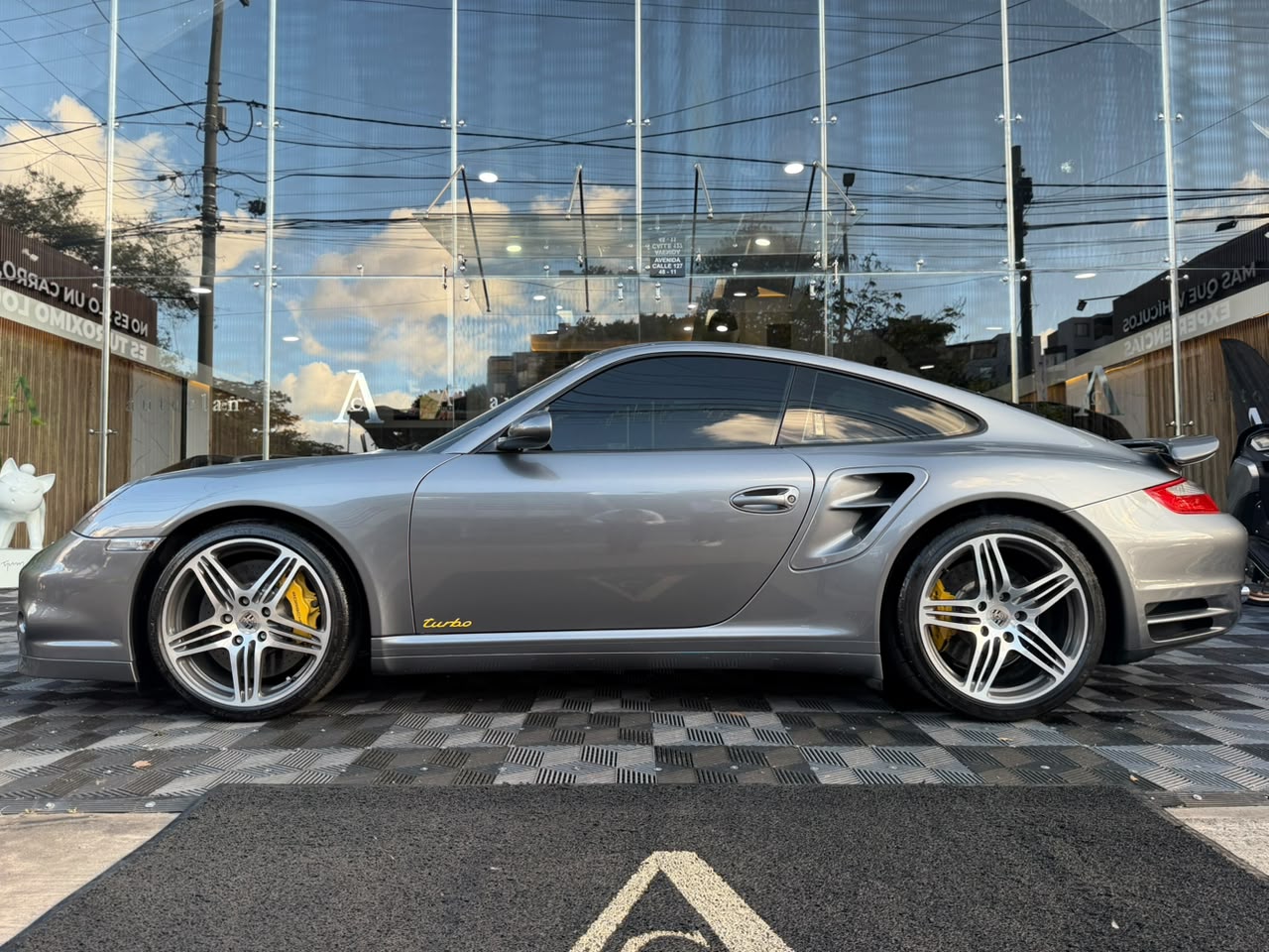 Porsche 911 Turbo Coupé (997.1) - Image 3