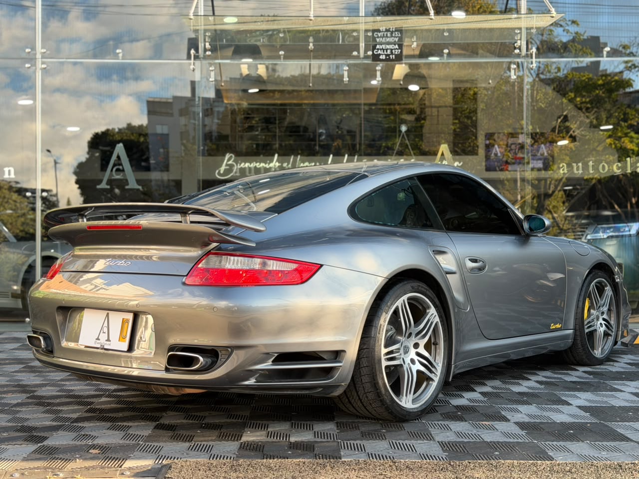 Porsche 911 Turbo Coupé (997.1) - Image 4