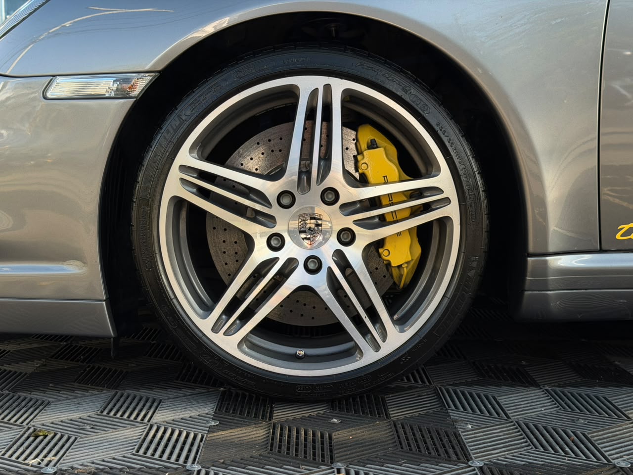 Porsche 911 Turbo Coupé (997.1) - Image 7