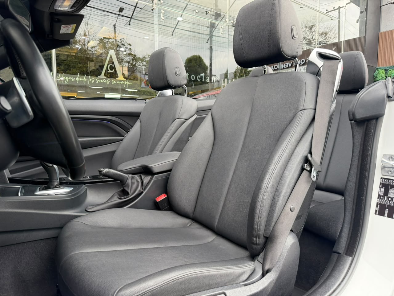 BMW 420i Cabrio (F33) 2018 - Image 14
