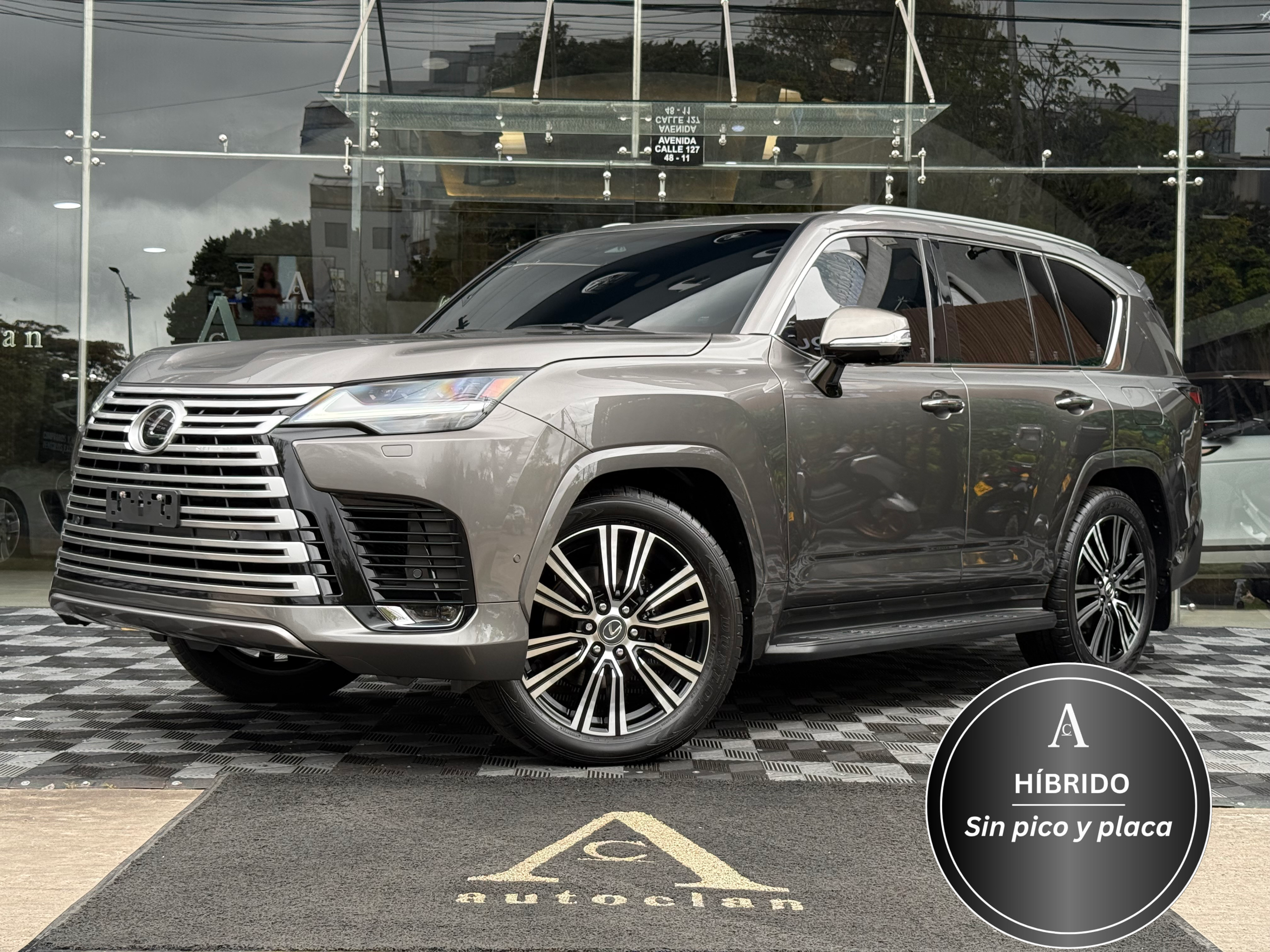 Lexus LX 700h Hybrid 2025