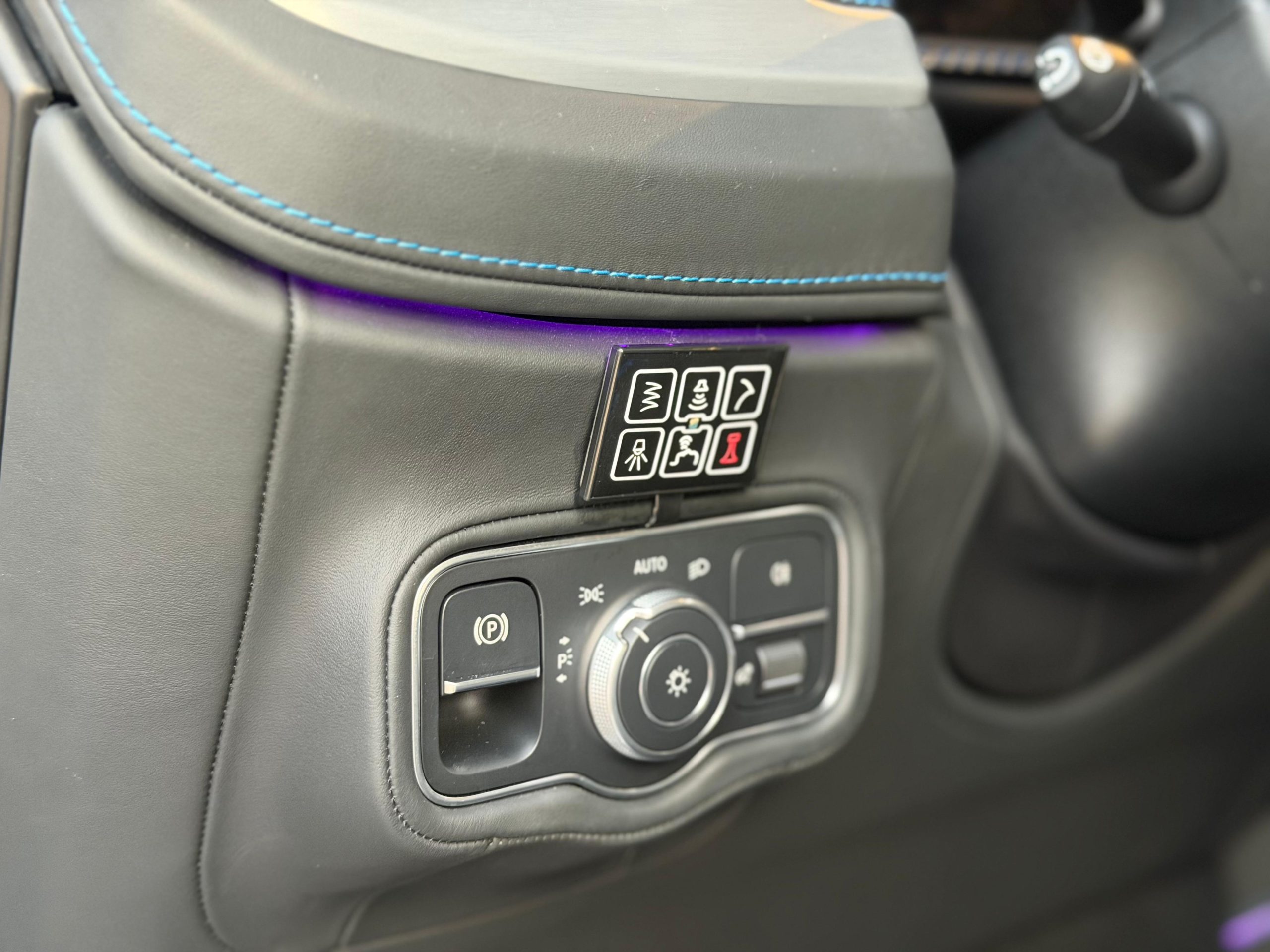 Mercedes-Benz G 580 with EQ Technology 2025 - Image 19