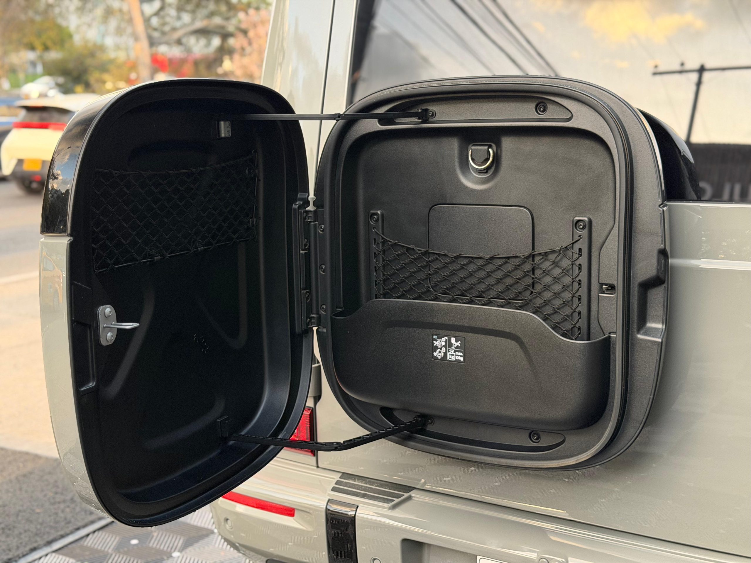 Mercedes-Benz G 580 with EQ Technology 2025 - Image 23
