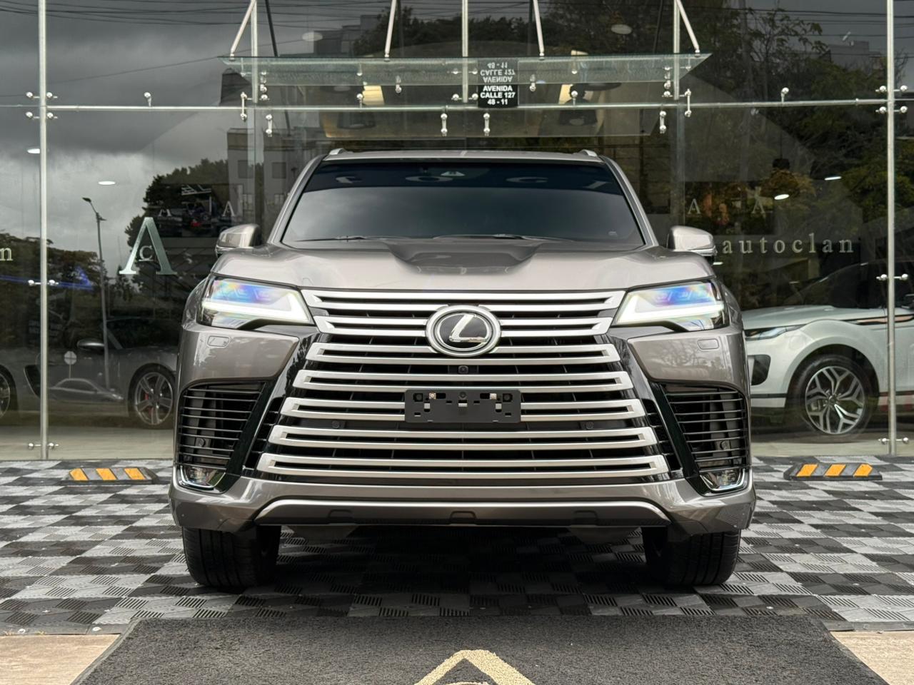Lexus LX 700h Hybrid 2025 - Image 2