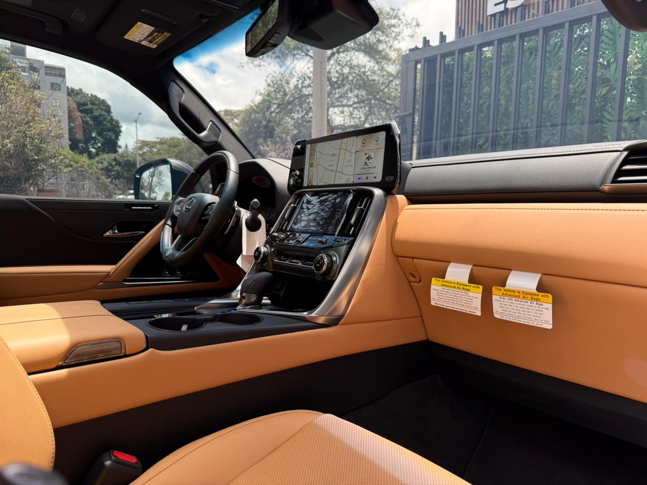 Lexus LX 700h Hybrid 2025 - Image 8