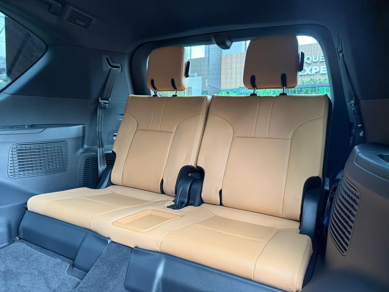Lexus LX 700h Hybrid 2025 - Image 17