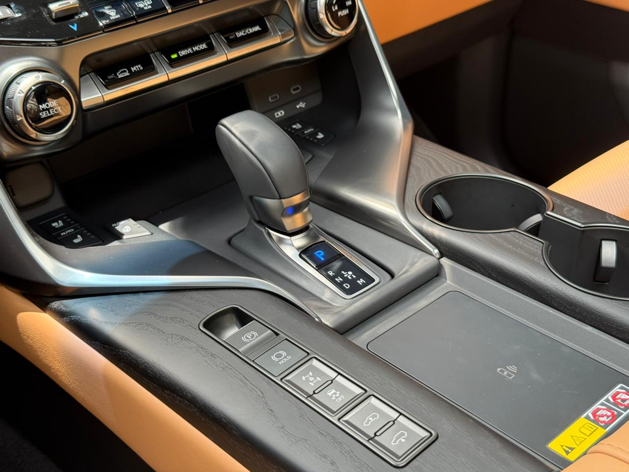 Lexus LX 700h Hybrid 2025 - Image 13
