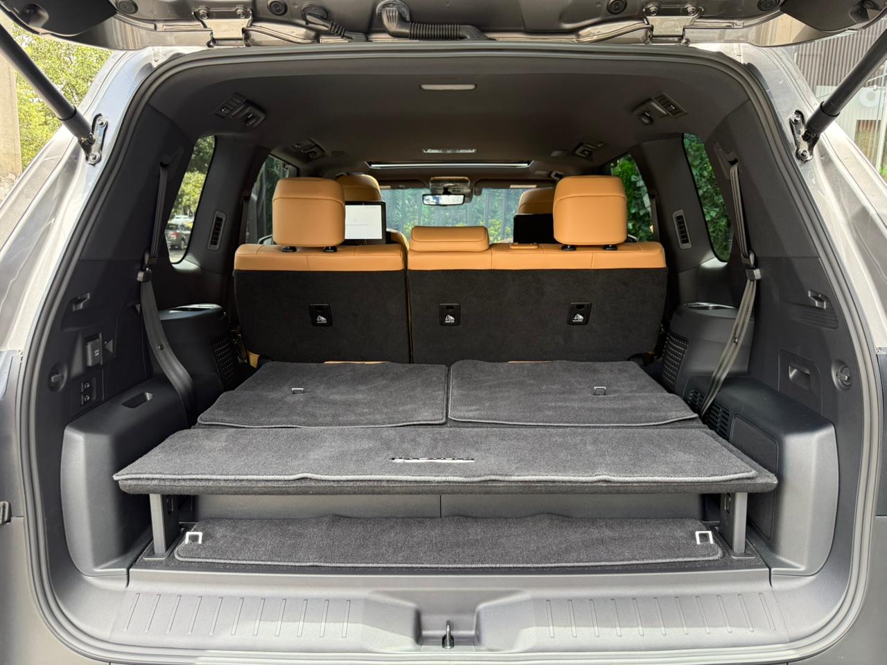 Lexus LX 700h Hybrid 2025 - Image 19